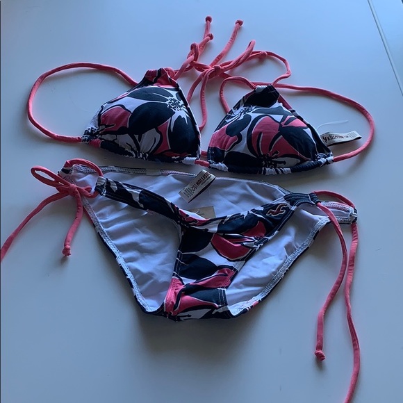 New Hollister Navy floral bikini xs bottom med top - Picture 1 of 3
